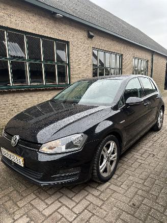 Volkswagen Golf  picture 1