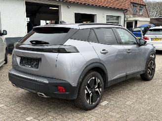 skadebil auto Peugeot 2008 1.2 PureTech 130 EAT8 Allure. ( schroefschade ) 2024/1