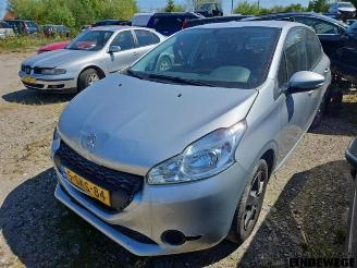 Peugeot 208 208 I (CA/CC/CK/CL), Hatchback, 2012 / 2019 1.2 Vti 12V PureTech 82 picture 2