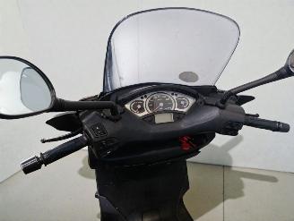 Yamaha Xmax  picture 4