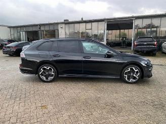 Volkswagen Golf Variant 1.5 eTSI DSG R-Line Black Style picture 4