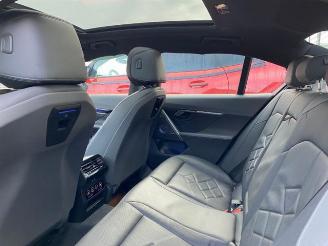 BMW 5-serie e M Sport Pano/AHK/B&W/360/HUD/Navi picture 18