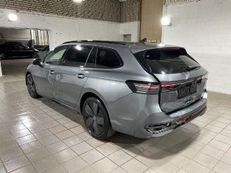 Volkswagen Passat Var. 1.5 e-Hybrid R-Line Leder/HUD/Pano picture 3