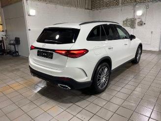 krockskadad bil auto Mercedes GLC 300 4Matic AMG Line PANO/AHK/360/NAVI 2025/4