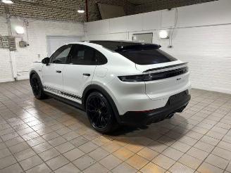škoda osobní automobily Porsche Cayenne Coupe Turbo E-Hybrid mit GT-Paket 2024/12