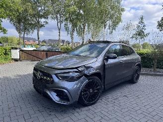 Unfallwagen Mercedes GLA Mercedes-Benz GLA 250e AMG PANO Trekhaak Camera Ambiance HUD VOL!! 2024/3