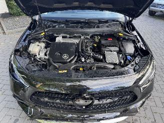 Mercedes GLA Mercedes-Benz GLA 180 AMG PANORAMA HUD Memorie Trekhaak Ambiance Massage VOL!! picture 24