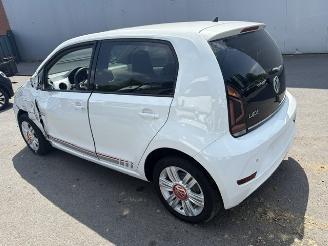 Volkswagen Up! BEATS STUDIO picture 4