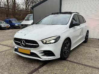 skadebil auto Mercedes B-klasse 180 AMG Panoramadak Origineel NL 2019/1