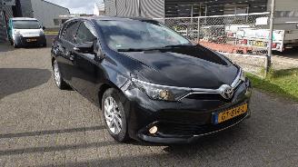 Voiture accidenté Toyota Auris 1.2T Aspiration 2015 weinig schade 2015/1