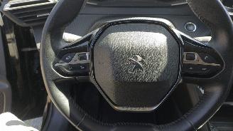 Peugeot 208 E electric Active 60.000 km! Weinig schade normaal rijdbaar! picture 12