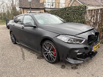 BMW 1-serie 118 M-SPORT 140 PK  AUTOMAAT PANORAMA NAP !!! picture 3