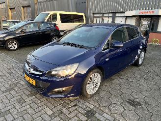 skadebil auto Opel Astra 1.4 Tubo Design Edition 2014/4