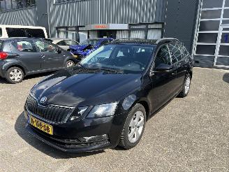 Damaged car Skoda Octavia 1.0 TSI Greentech Ambition 2019/4