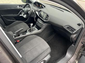Peugeot 308 1.2E THP BLEU LEASE picture 24