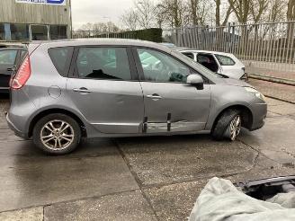Renault Scenic Scenic III (JZ), MPV, 2009 / 2016 2.0 16V CVT picture 8