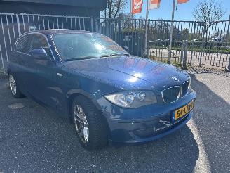 krockskadad bil auto BMW 1-serie 116i 2.0 16V Hatchback 2Dr Benzine 1.995cc 90kW (122pk) RWD 2008-11/2011-12 (UK31; UK32) N43B20A 2010/6