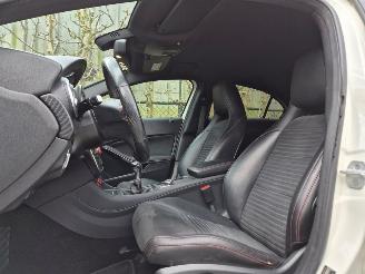 Mercedes A-klasse AMG line picture 9