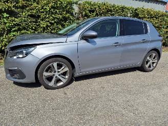 Peugeot 308 1.2 12V e-THP PureTech 130 picture 5