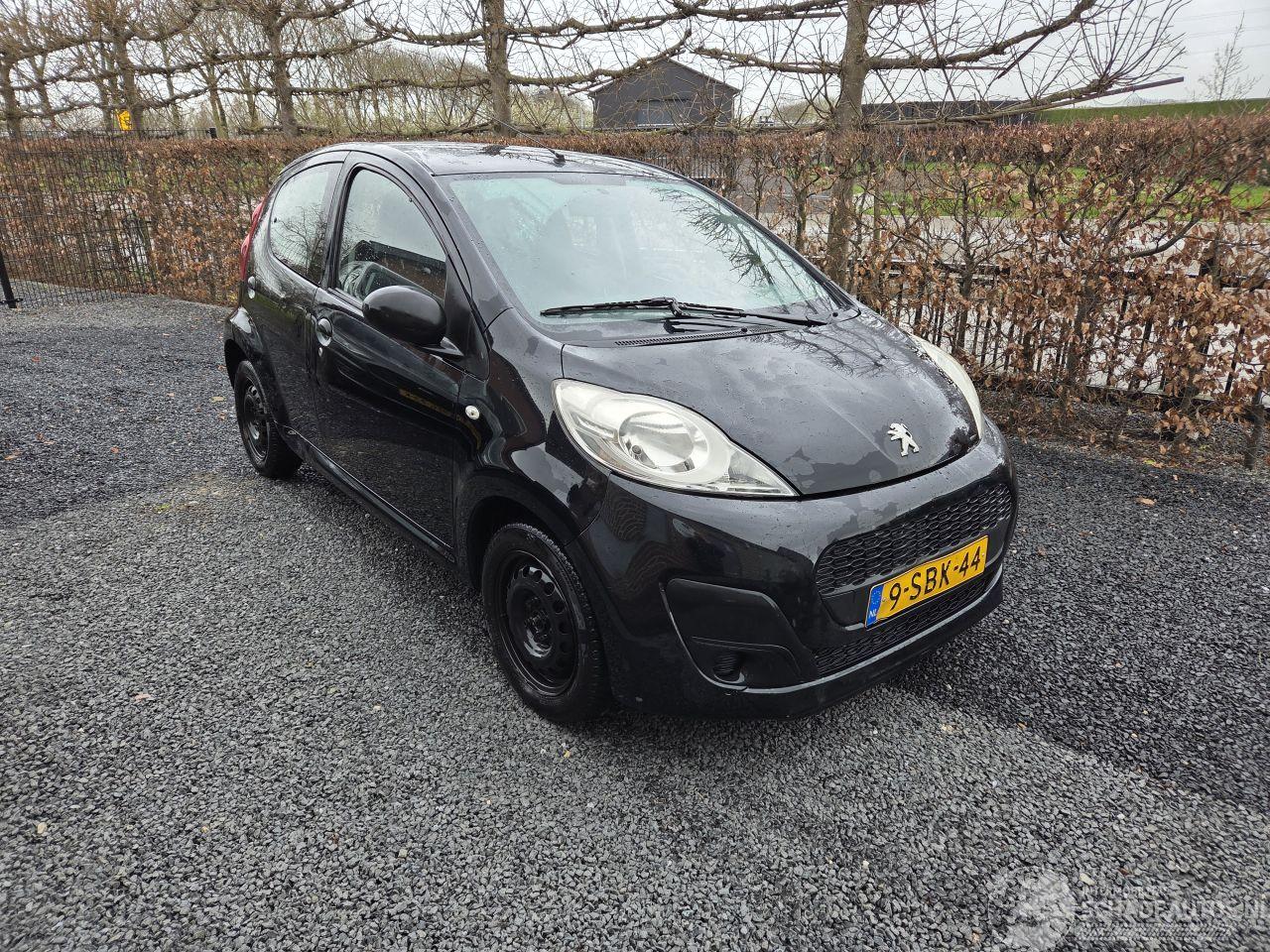 Peugeot 107 Access Accent
