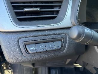 Renault Captur 1.6i - 16V SCE 145 E-TECH picture 14