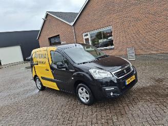 Peugeot Partner 1.6 hdi  73kw   3 persoons   airco picture 9