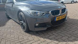 skadebil auto BMW 3-serie 330e hybrid   clima  leer m uitvoering 2016/12