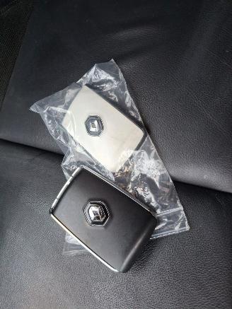 Renault Clio 1.6 hybrid   117pk  leer navi  automaat picture 11