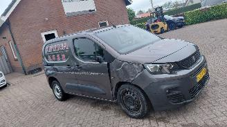 Peugeot Partner 1.5 hdi  131pk  automaat 3 persoons   navi picture 11