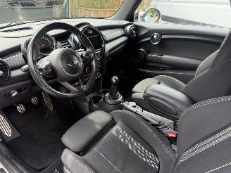 Mini Cooper 1.5 JWC PAKKET NL NAVI AIRCO LUXE UITVOERING picture 17
