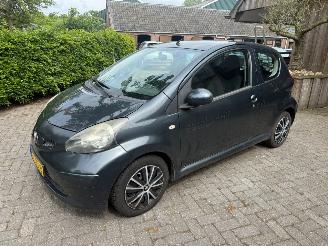 Coche accidentado Toyota Aygo 1.0 2005/8