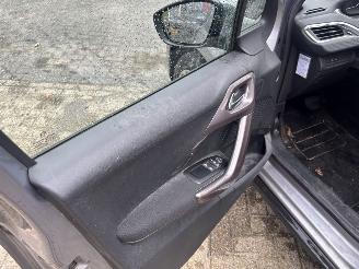 Peugeot 2008 1.2 VTI ACTIVE PACK picture 14