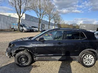 Volkswagen T-Cross 1.0tsi life picture 3