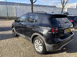 Volkswagen T-Cross 1.0tsi life picture 4