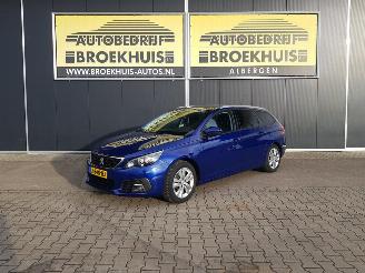 Voiture accidenté Peugeot 308 SW 1.2 PureTech Blue Lease Executive 2020/7
