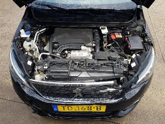 Peugeot 308 SW 1.2 PureTech Blue Lease Executive picture 11