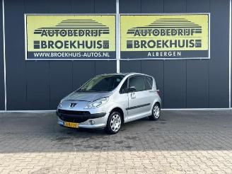 Peugeot 1007 1007 (KM), Hatchback 3-drs, 2004 / 2011 1.4 picture 8