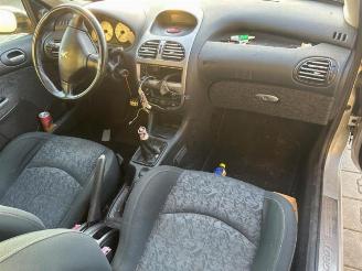 Peugeot 206 206 (2A/C/H/J/S), Hatchback, 1998 / 2012 1.4 16V picture 9