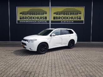 Vrakbiler auto Mitsubishi Outlander 2.0 PHEV instyle 2013/12