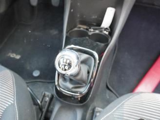 Peugeot 108 1.0 12v Allure TOP! picture 11