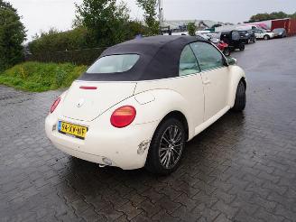 Uttjänta bilar auto Volkswagen New-beetle Cabrio 2.0 2003/6