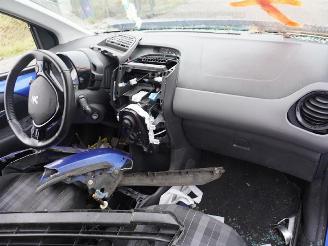 Peugeot 108 1.0 12v picture 5