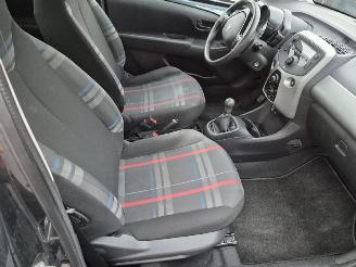 Peugeot 108 1.0 12v picture 9