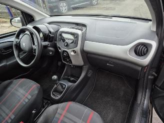 Peugeot 108 1.0 12v picture 6