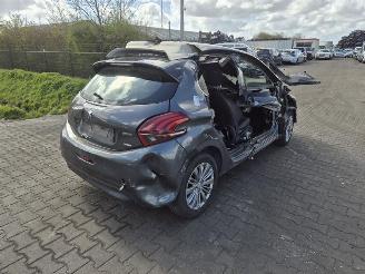 Vrakbiler auto Peugeot 208 1.6 HDi 2015/10