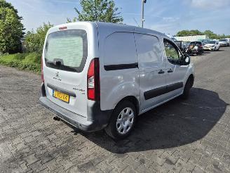 Coche accidentado Peugeot Partner 1.6 HDi 2012/10