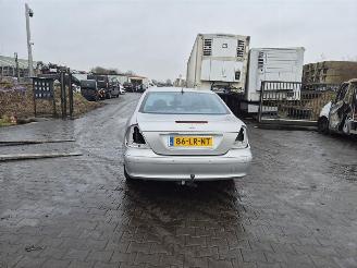 Vrakbiler auto Mercedes E-klasse 240E 2003/1