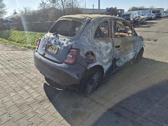 skadebil motor Fiat 500E  2022/4
