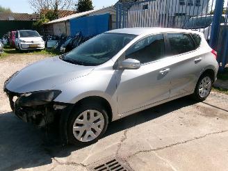 Vrakbiler brommobiel Nissan Pulsar 1.2 Acenta 2016/6