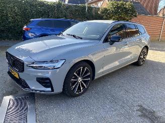 skadebil auto Volvo V-60 2.0 B4 Plus Bright Mild Hybrid 2023/11